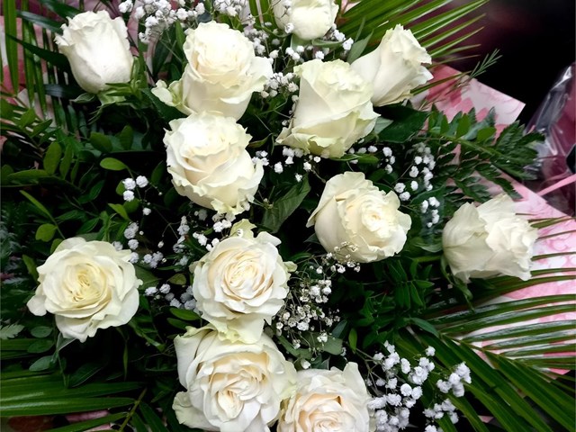 Ramo de rosas blancas
